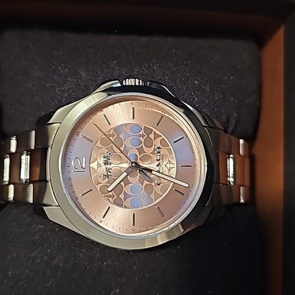 Watch - Picture 3 of 3